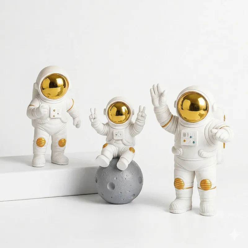 Premium Astronaut Showpiece Figurine – Modern Space Theme Decorative Statue